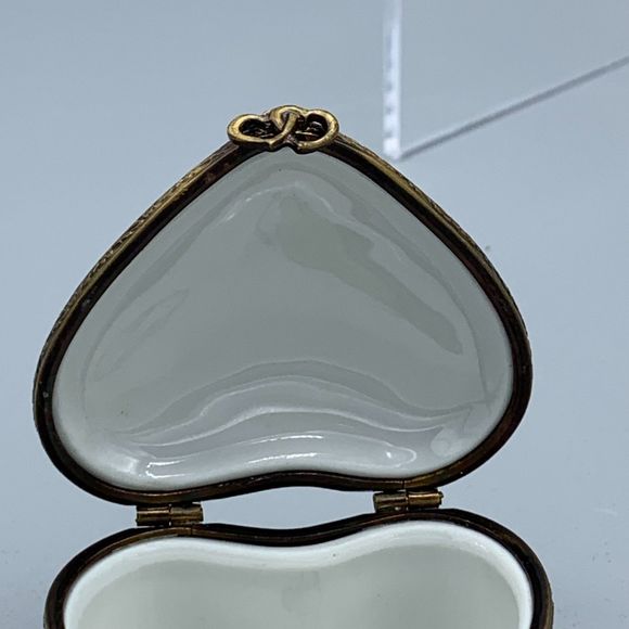 Heart Shape Limoges France Peint Main Hinged Trinket Box La Gloriette "you" "me" - Picture 7 of 10